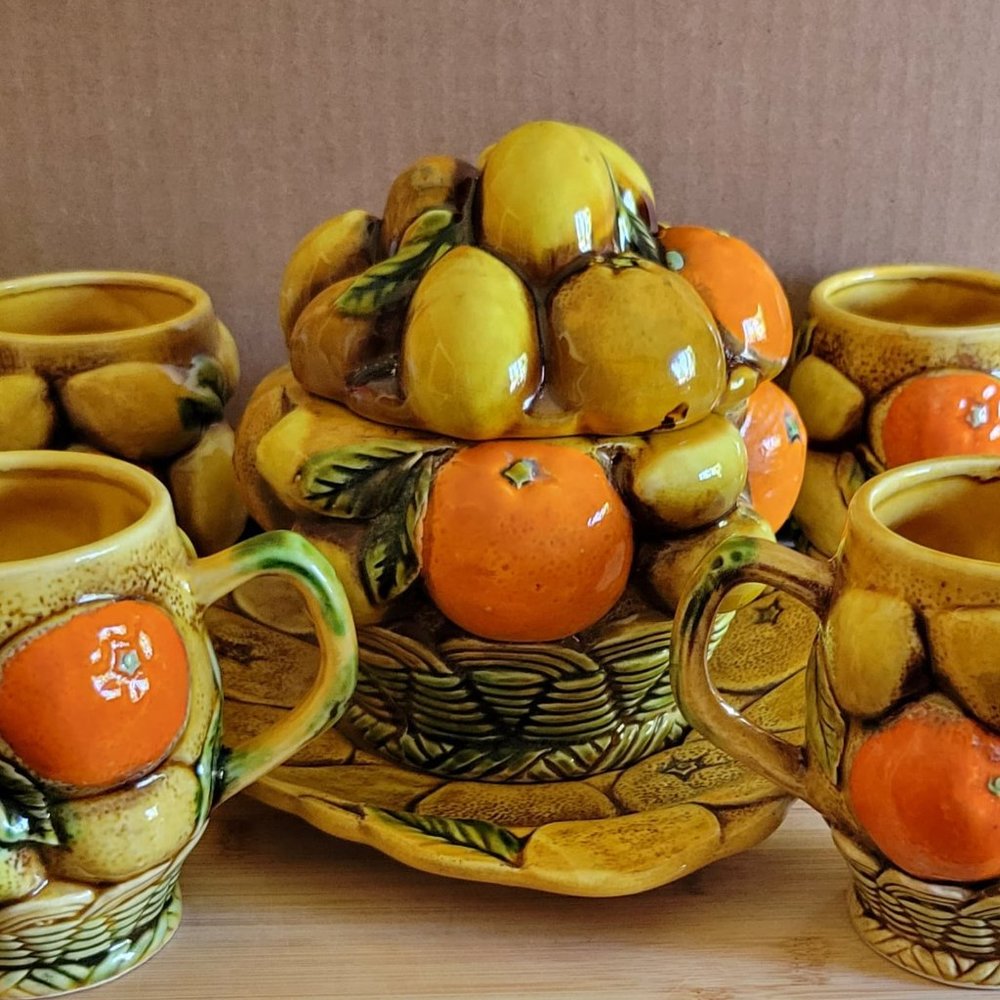 Inarco fruit basket with lid, platter, and four cups